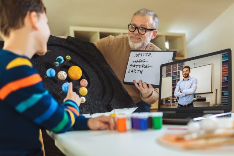 Promote children's e-learning exploration - Oxford's Rocksfordz