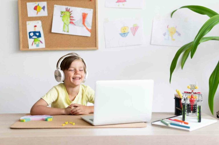 Hybrid Learning Benefit Learners & Educators - Replay Panda