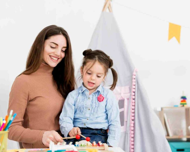 Activities in mother toddler programme - Oxford's Rocksfordz